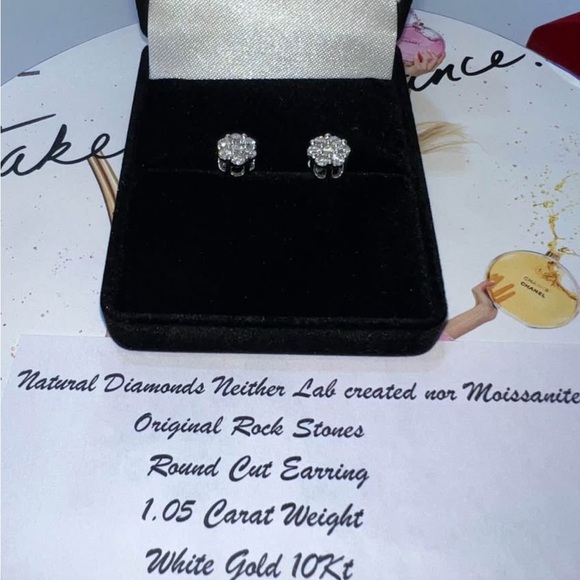 Natural diamond earrings